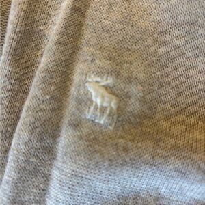 Abercrombie & Fitch Men's Beige Sweater
